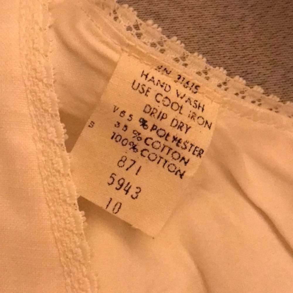 Vintage Romantic Hostess Maxi Dress - Picture 10 of 10